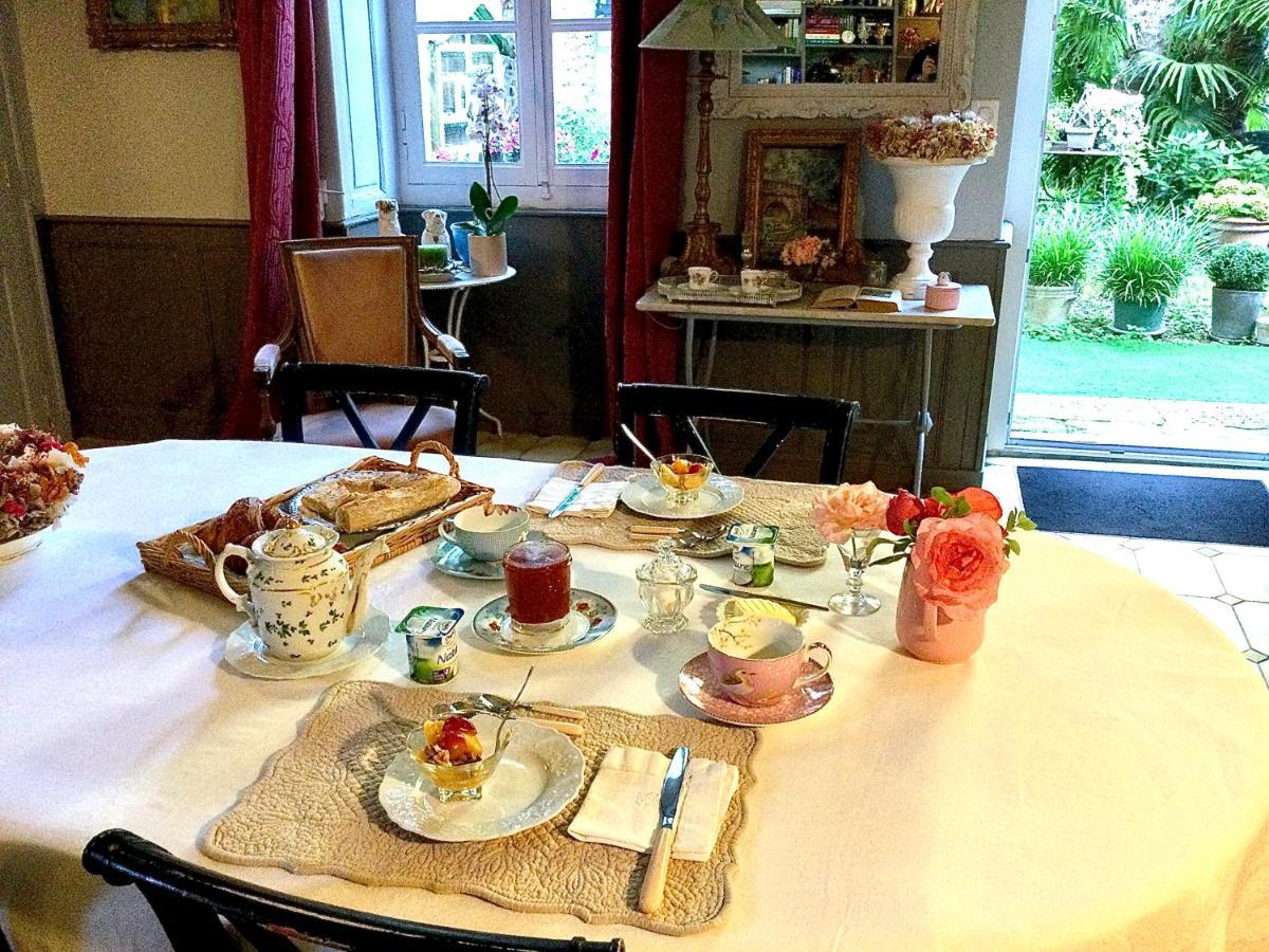 L'Orangerie Du General Bed & Breakfast Saint-Jean-d'Angely Exterior photo